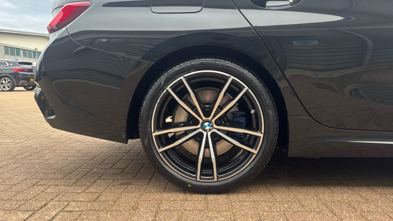 BMW 3 Series 320d MHT M Sport 4dr Step Auto [Tech/Plus Pack] Diesel Saloon